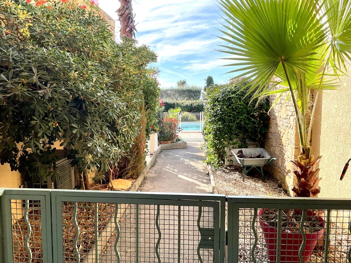 Appartement Sanary Vue Mer Au Calme Exteriör bild